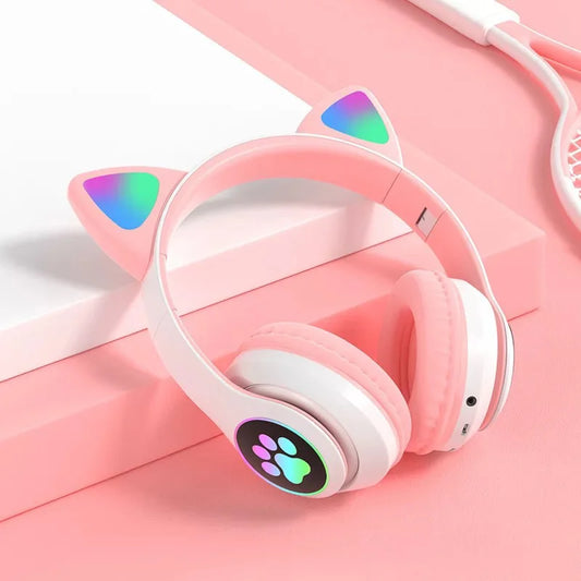 Auriculares inalámbricos con luz LED y Bluetooth.